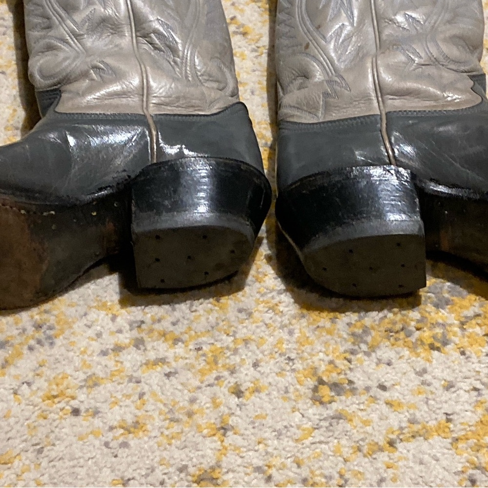 Men's Gray and Black Western Boots